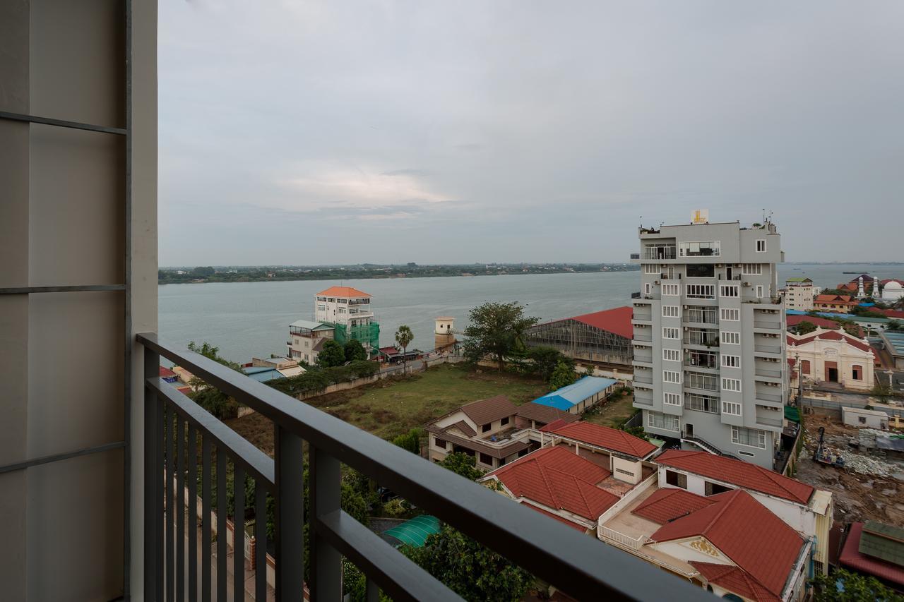 Mekongview 1 Condotel Phnom Penh Bagian luar foto